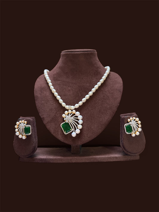 Unique Pearls Set Green