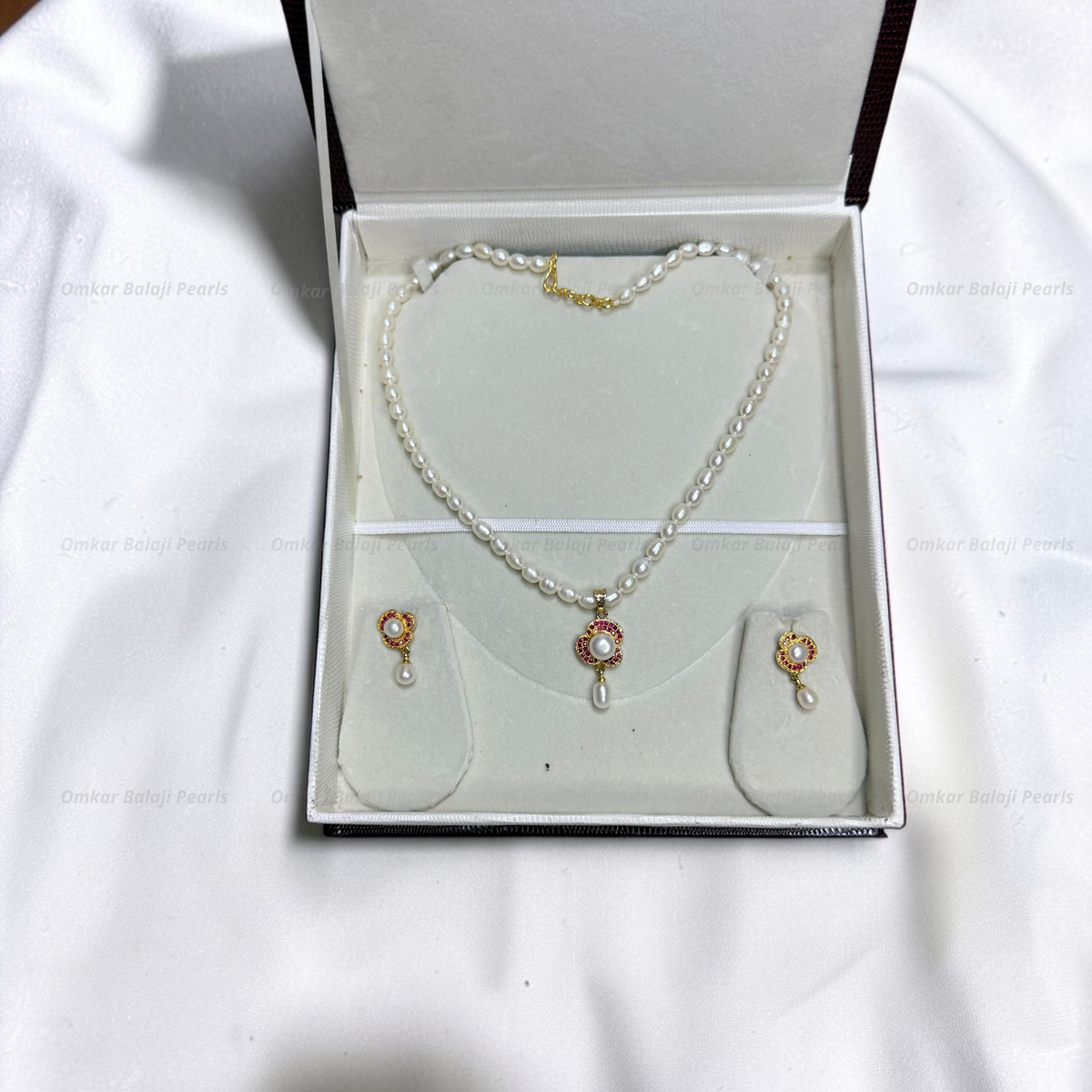 SINGLE LAYER REAL PEARLS SET