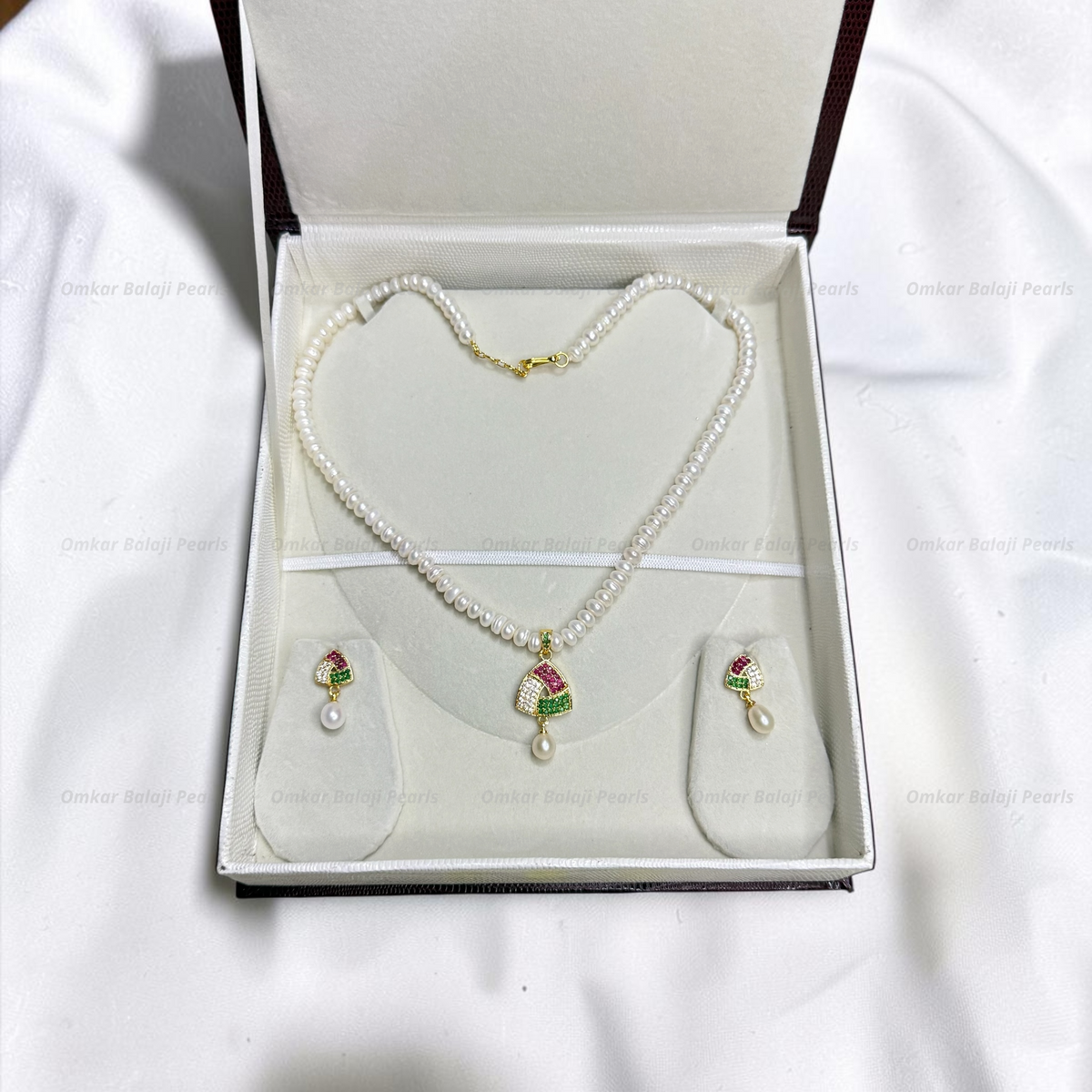 SINGLE LAYER REAL PEARLS SET