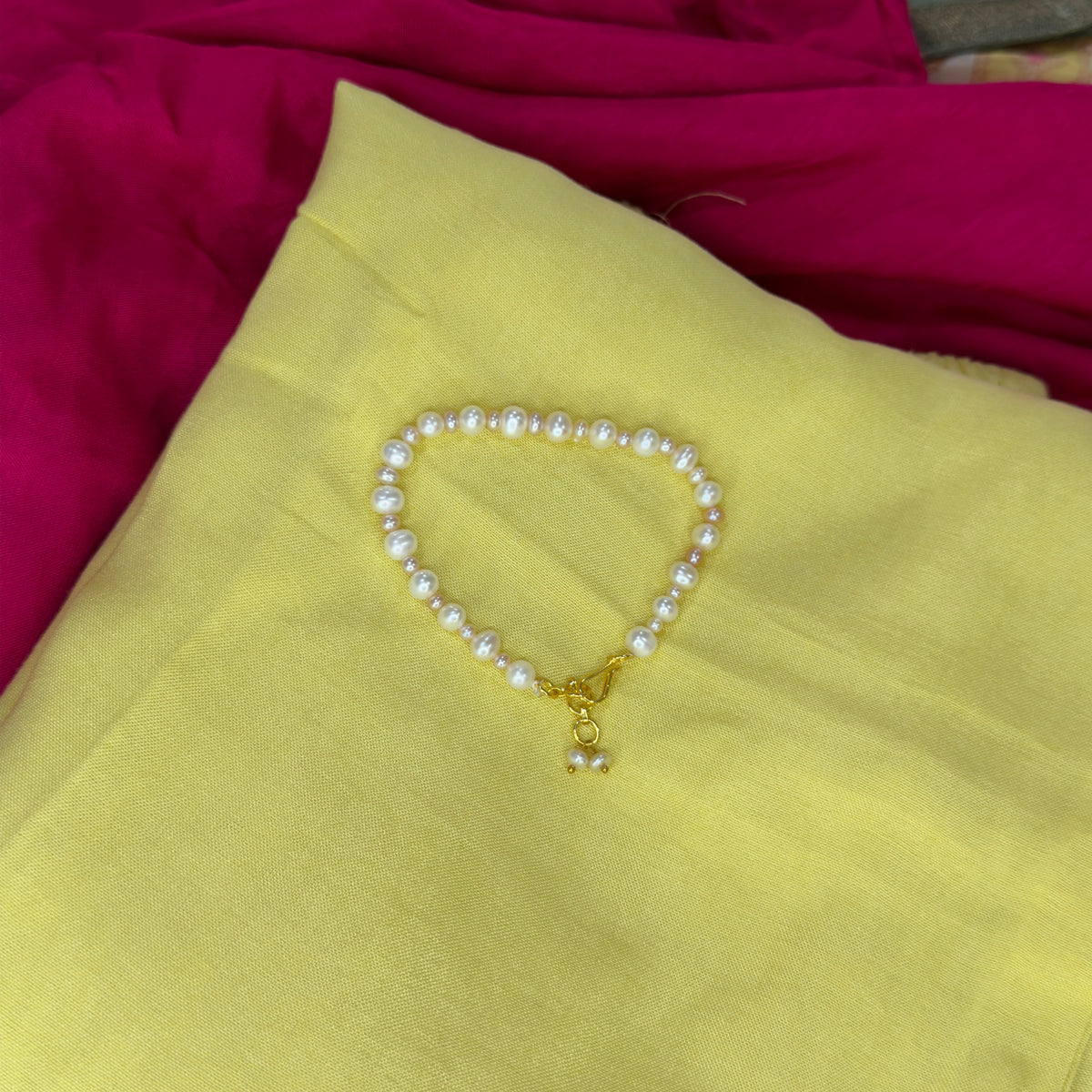 Round & corn White & Pink