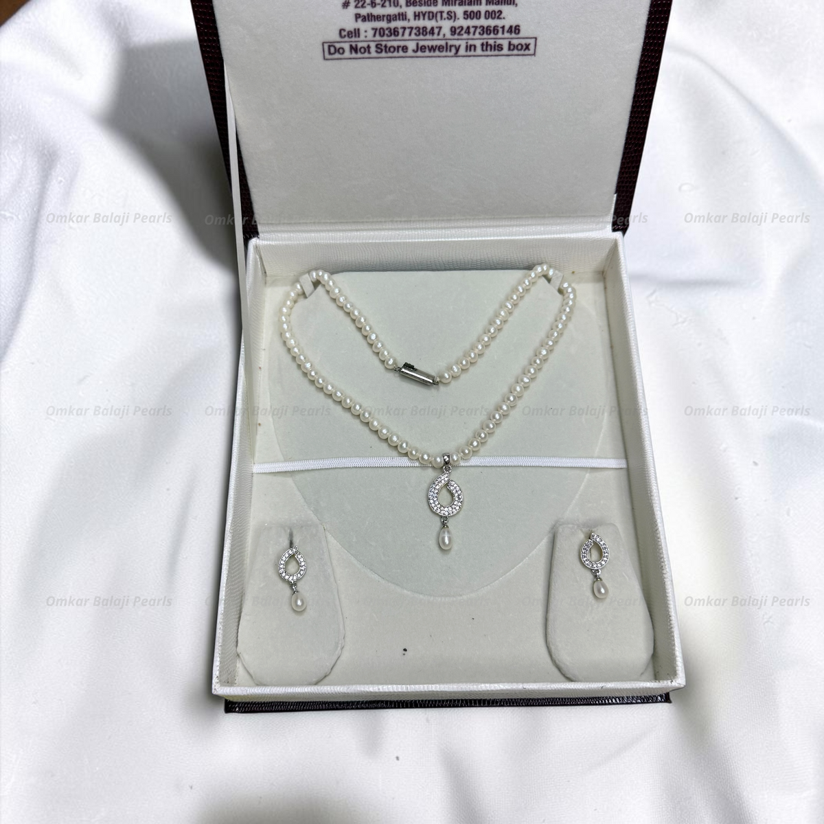SINGLE LAYER REAL PEARLS SET