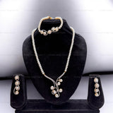 Exclusive Single Layer Pearls Set With Bracelet