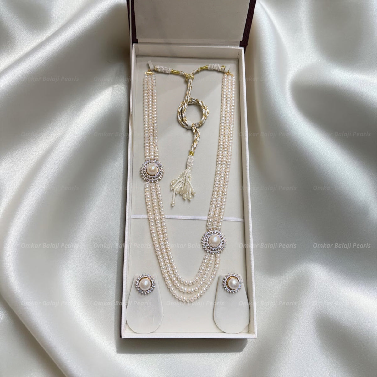 Exclusive Side Dual Locket Pearl Set