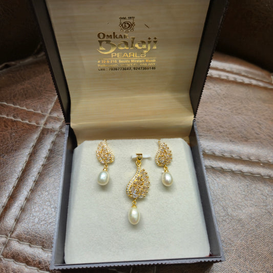 Elegant Locket Set Of Real Pearls