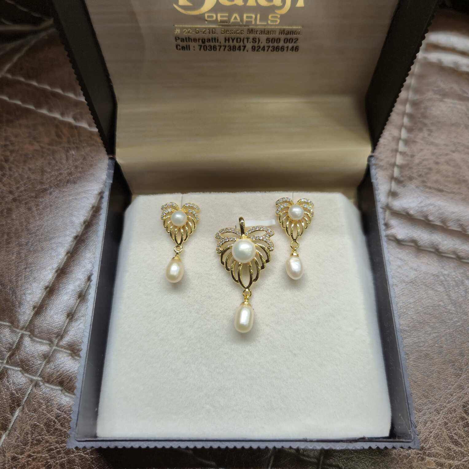 Elegant Locket Set Of Real Pearls