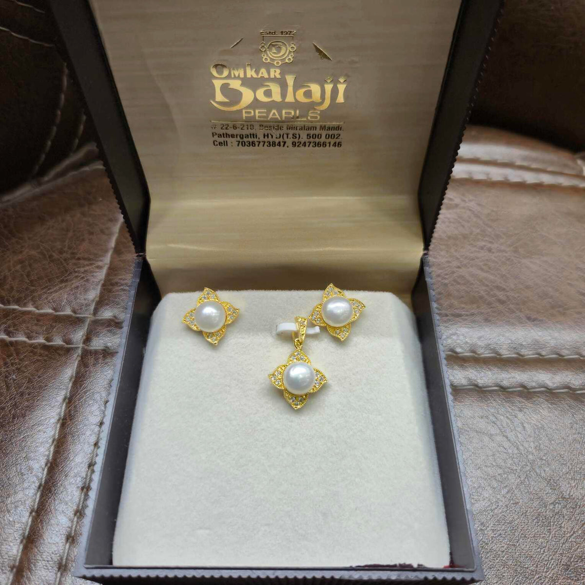 Elegant Locket Set Of Real Pearls