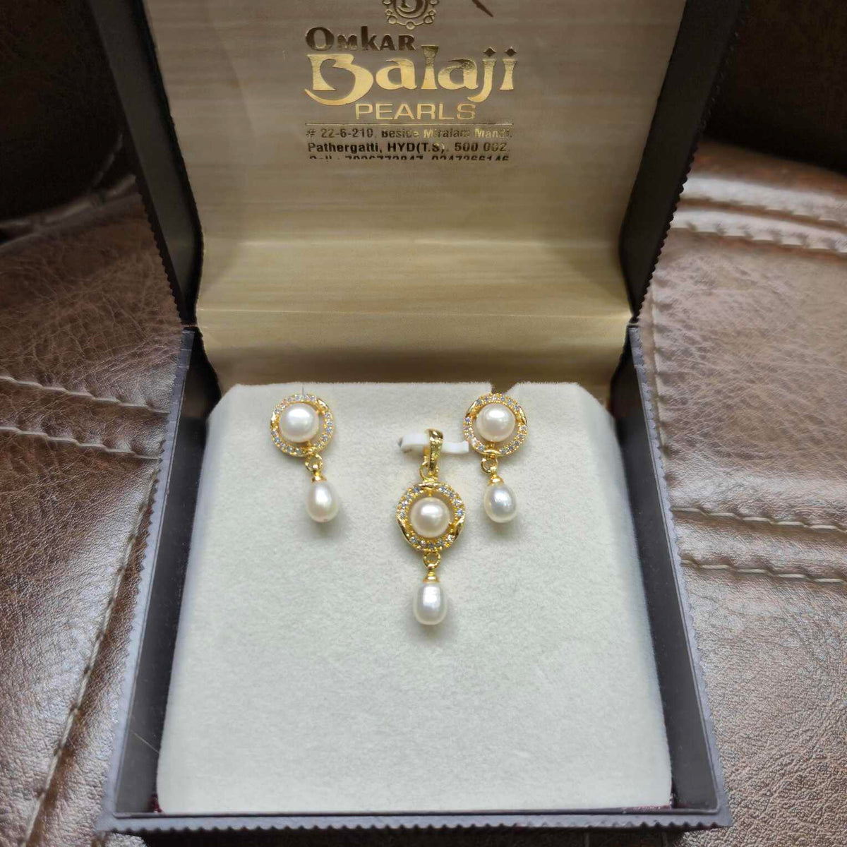 Elegant Locket Set Of Real Pearls