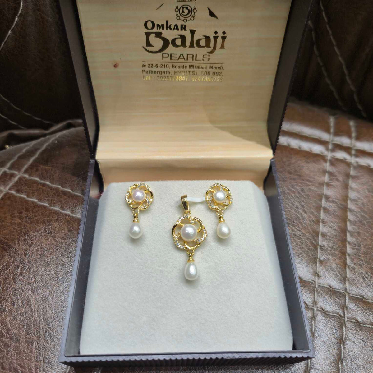 Elegant Locket Set Of Real Pearls