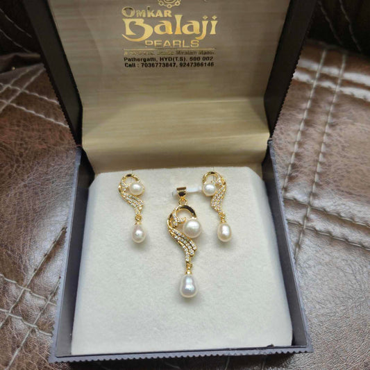 Elegant Locket Set Of Real Pearls