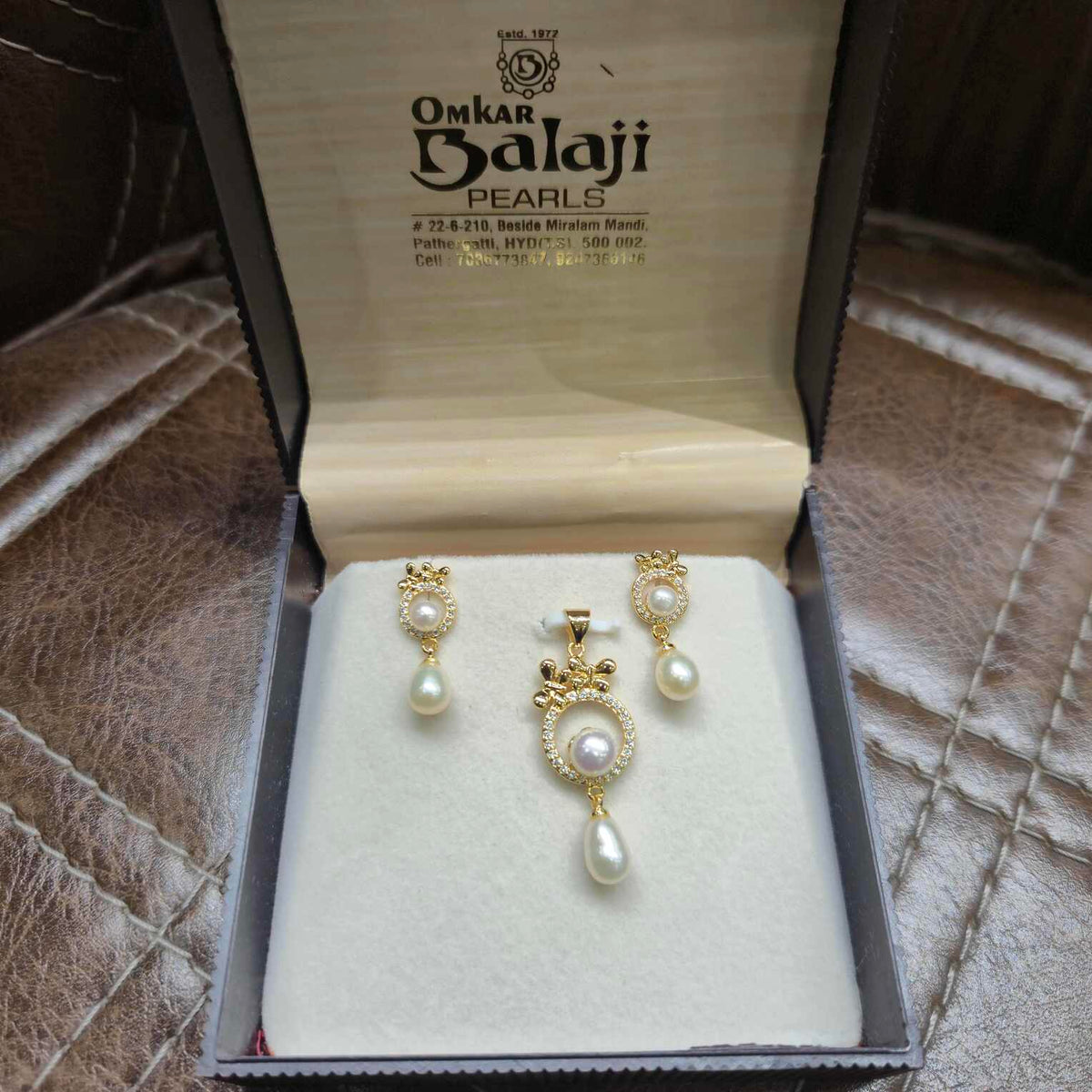 Elegant Locket Set Of Real Pearls