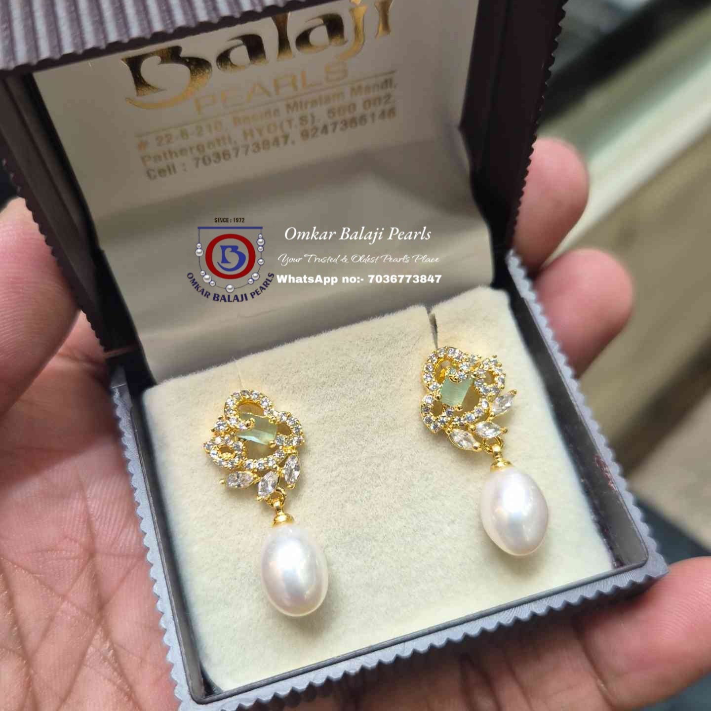 Pearls Earrings with Stone