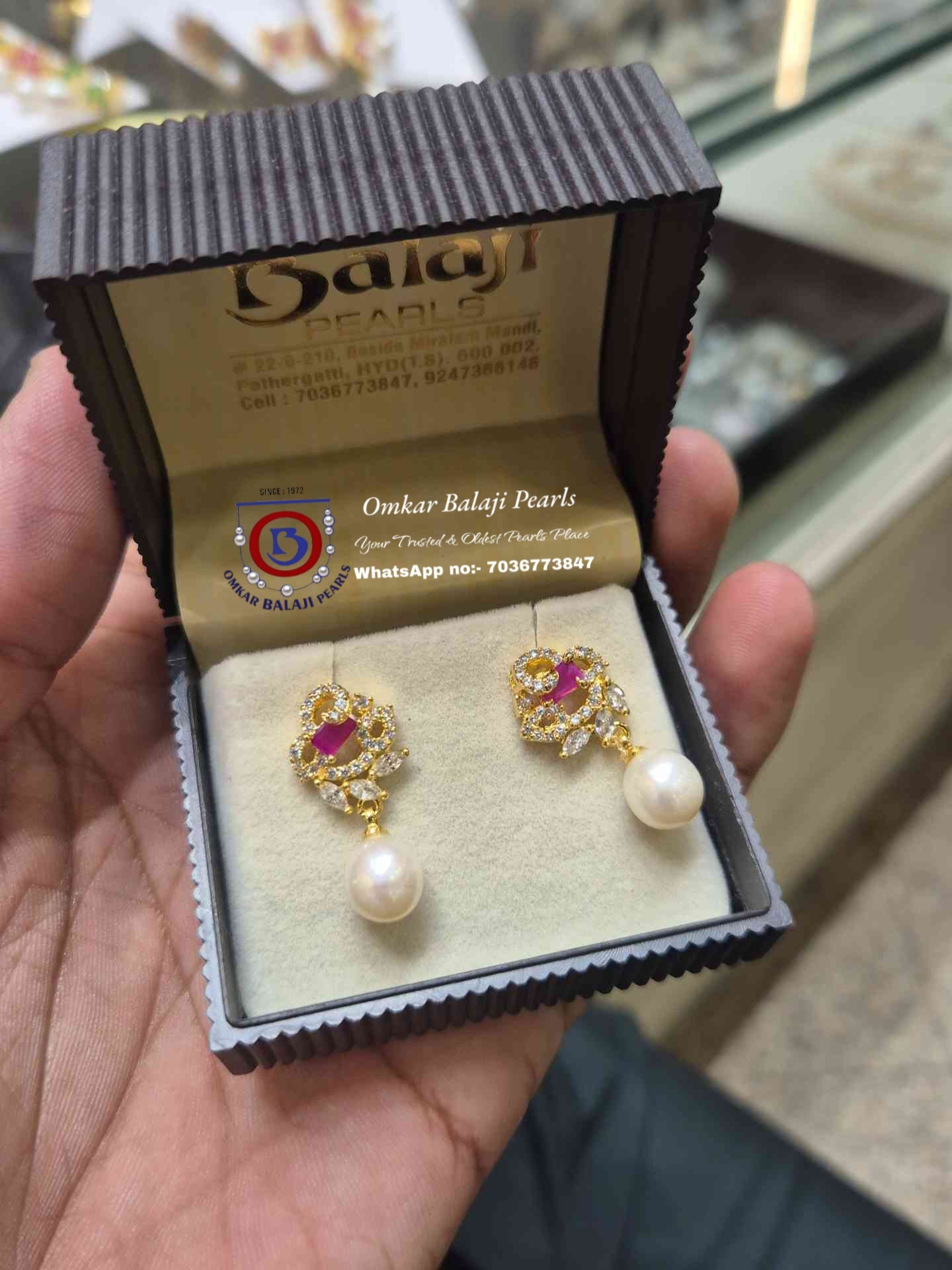 Pearls Earrings with Stone