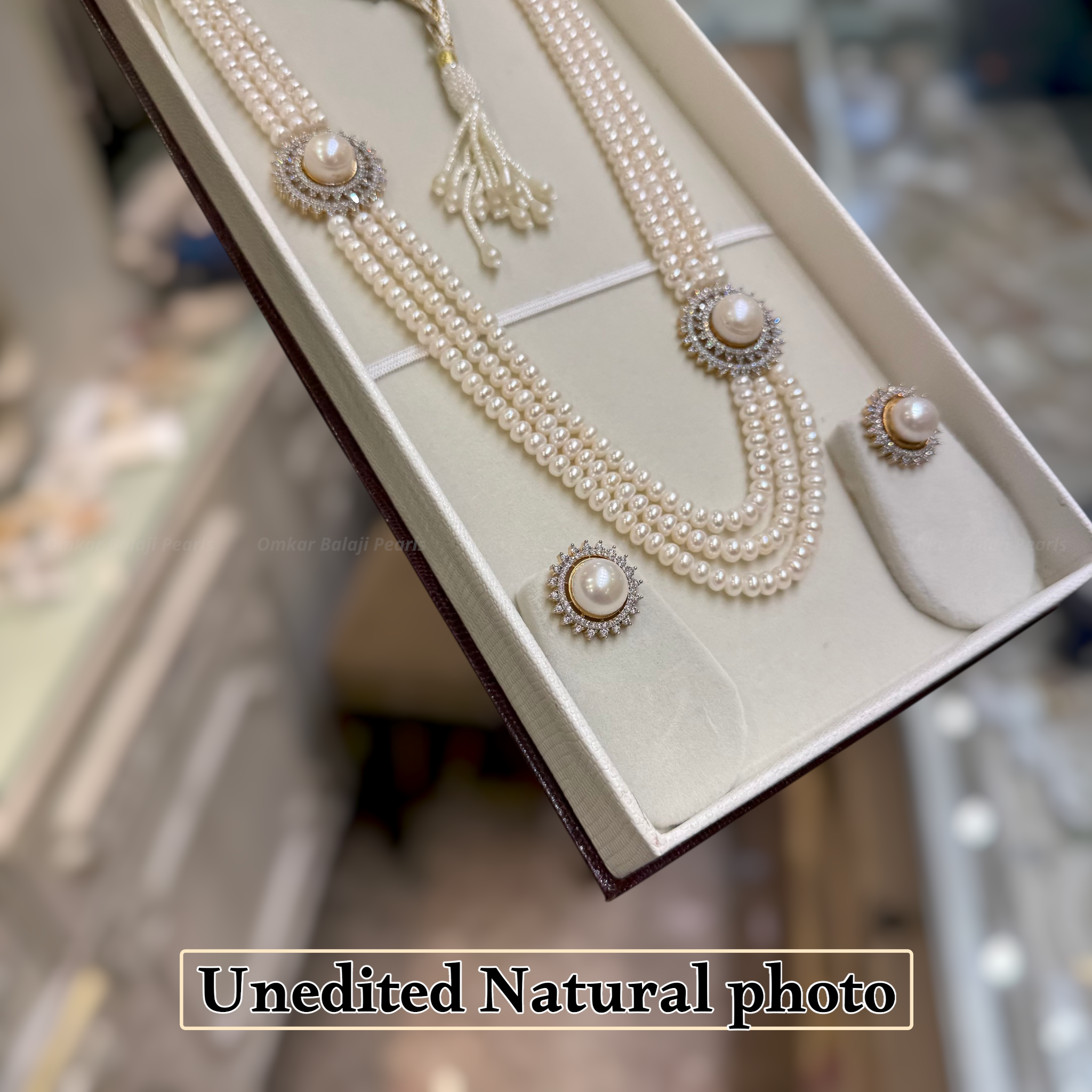 Exclusive Side Dual Locket Pearl Set