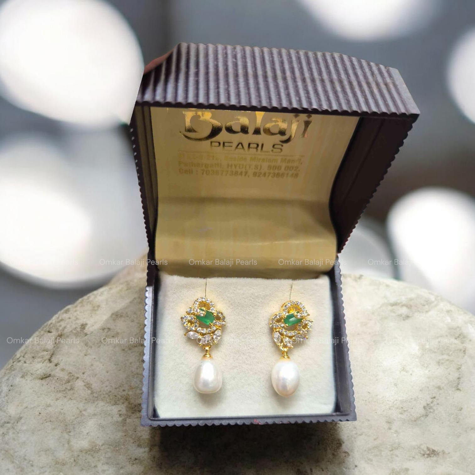 Pearls Earrings with Stone