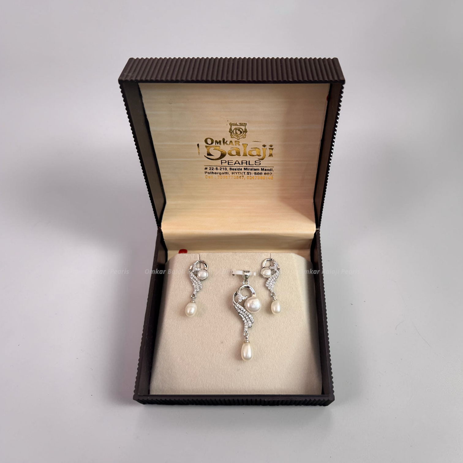 Silver Finish Locket & earrings