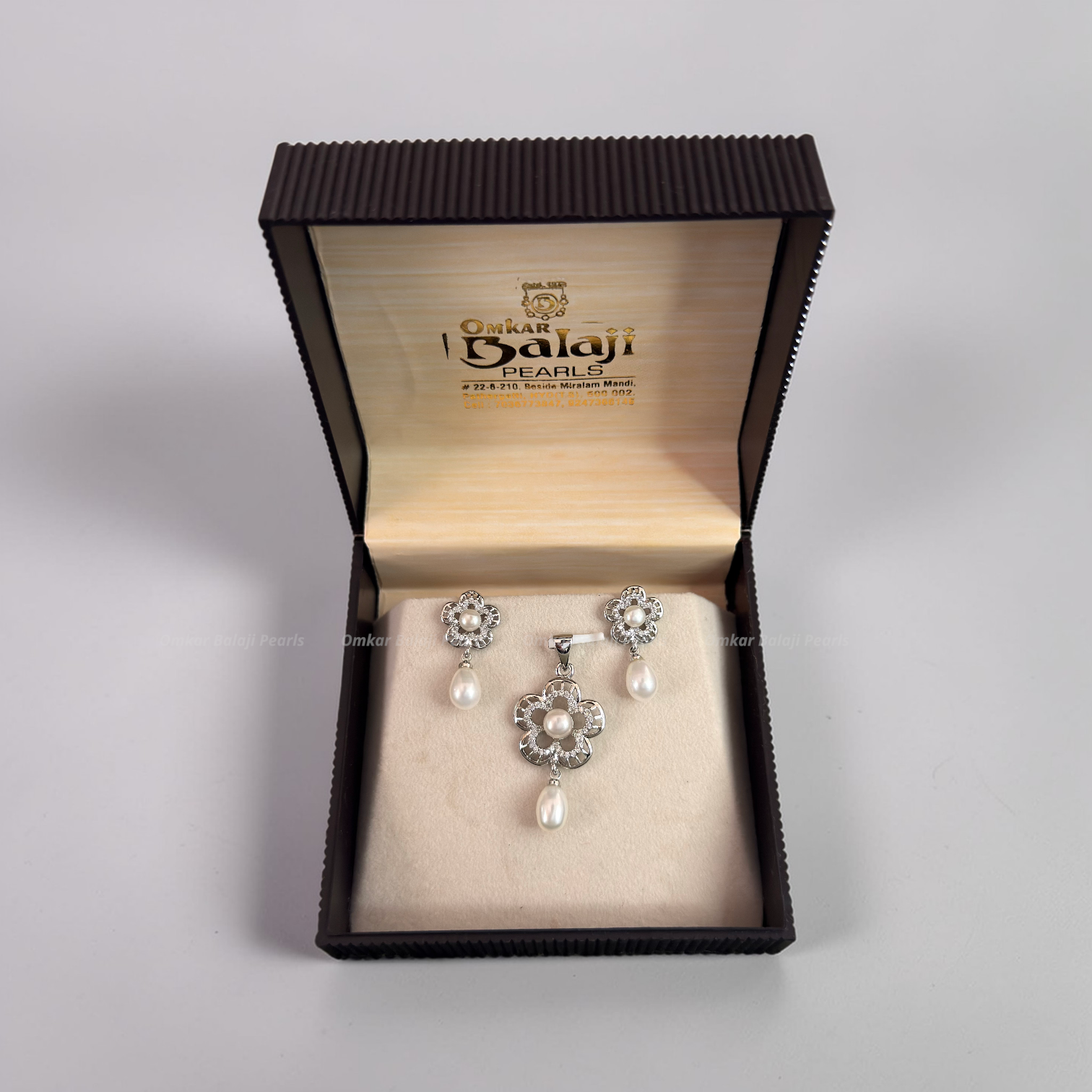 Silver Finish Locket & earrings