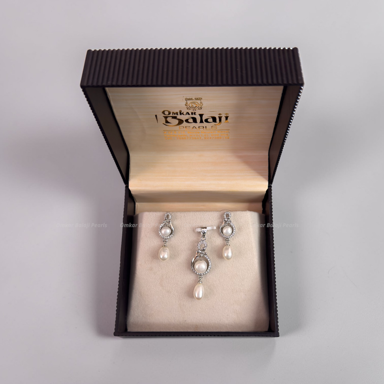 Silver Finish Locket & earrings