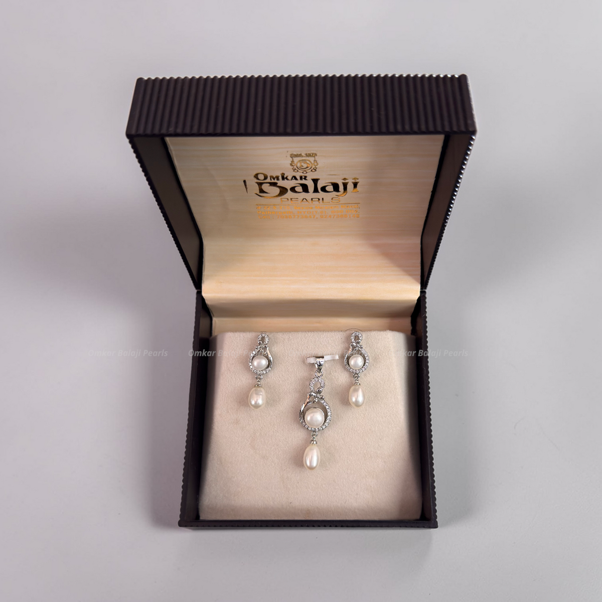 Silver Finish Locket & earrings