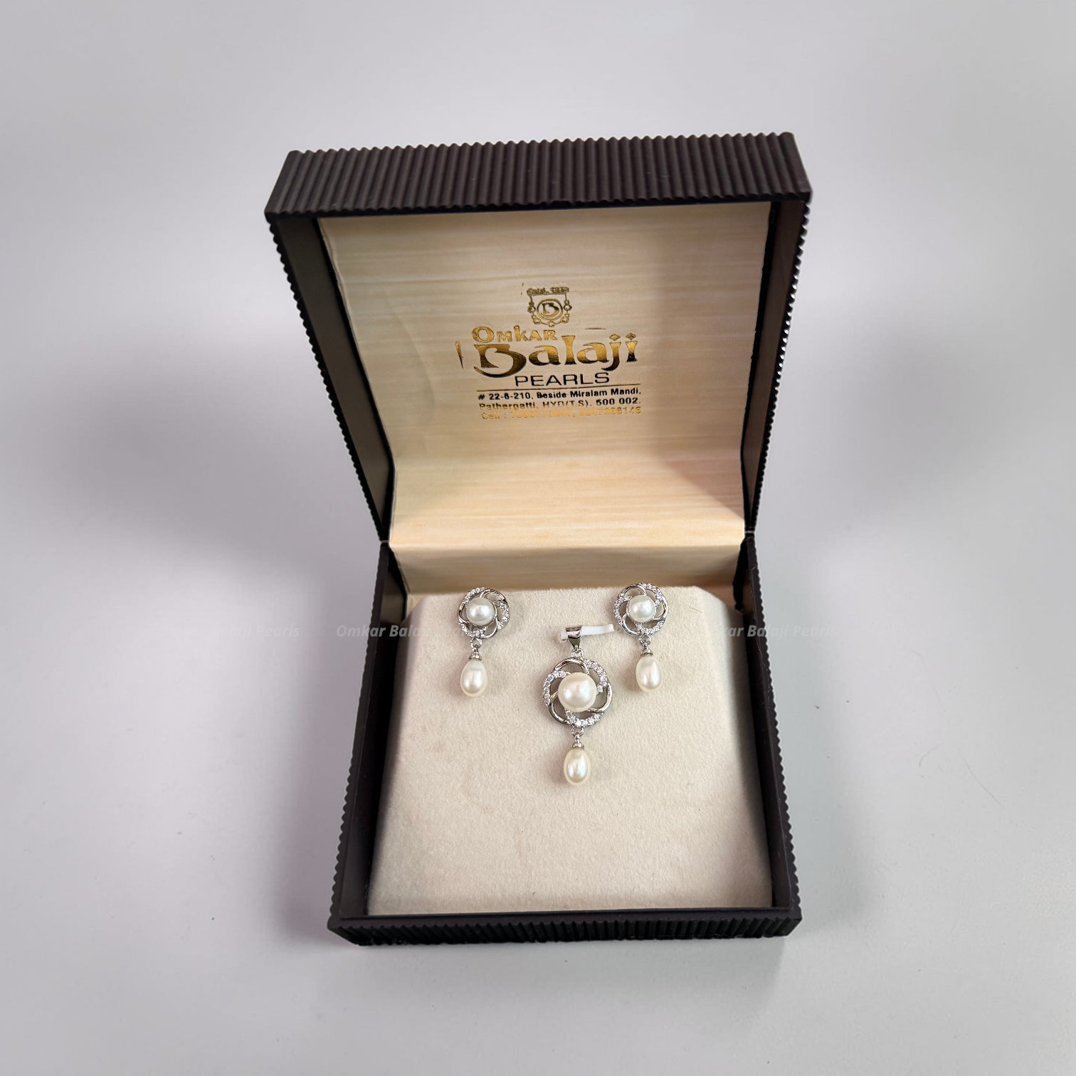 Silver Finish Locket & earrings