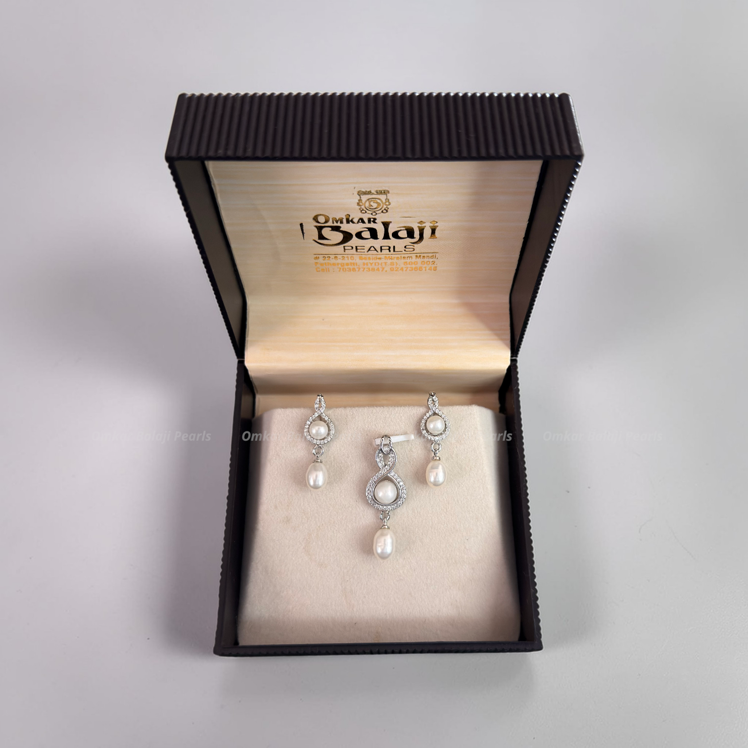 Silver Finish Locket & earrings