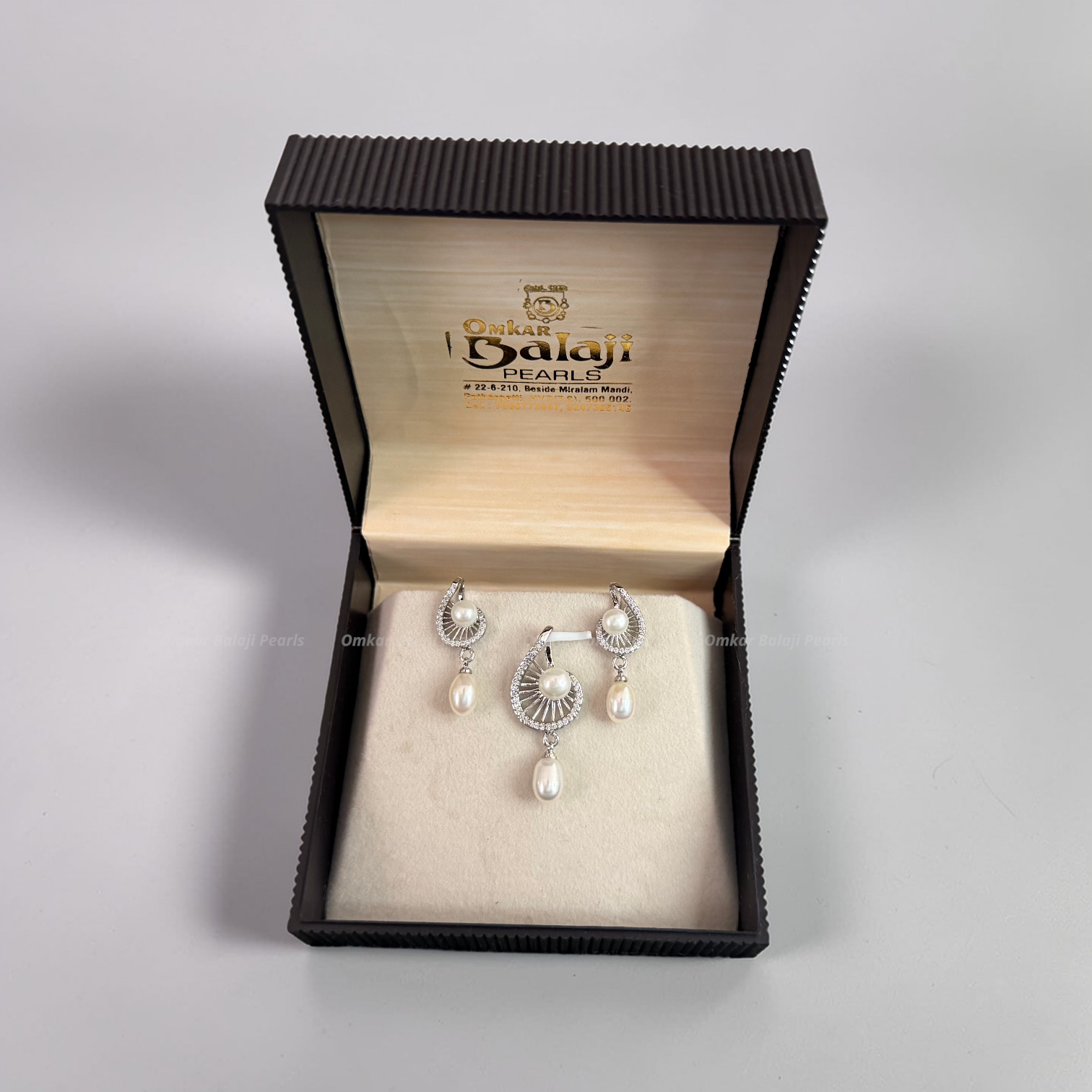 Silver Finish Locket & earrings
