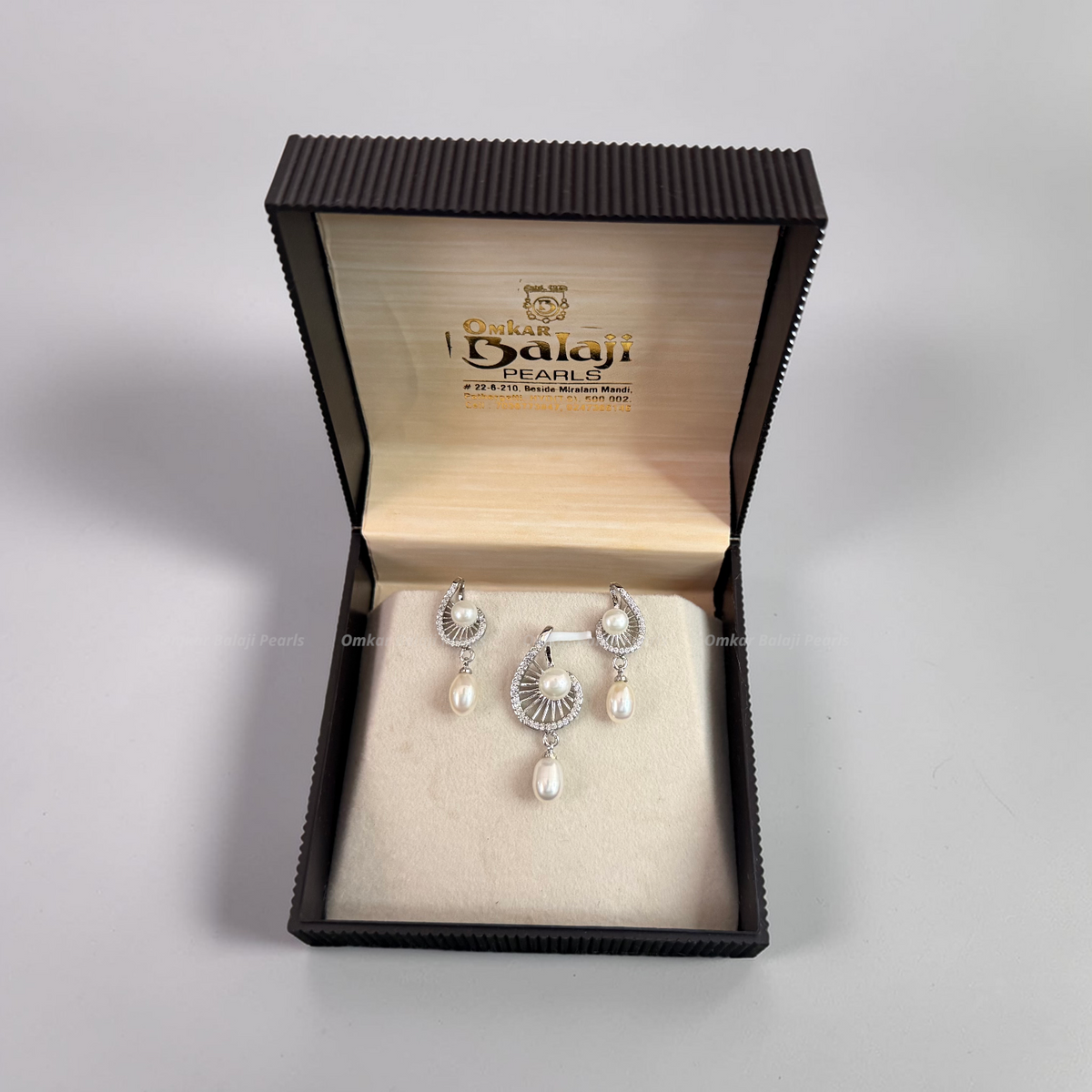 Silver Finish Locket & earrings