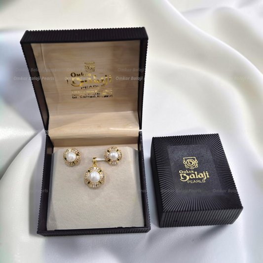 Locket Set Of Real Pearls