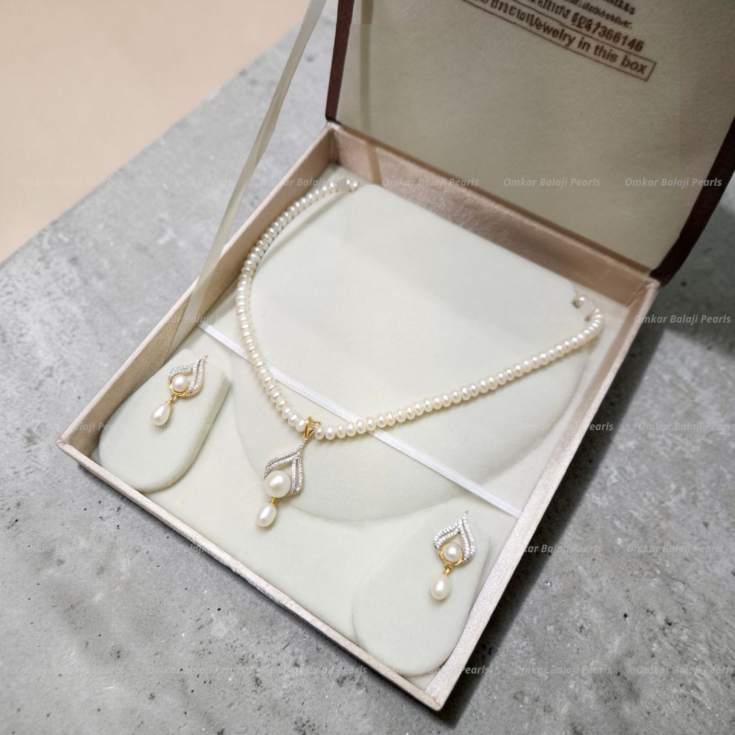 Diamond Style Pearl Set 💎