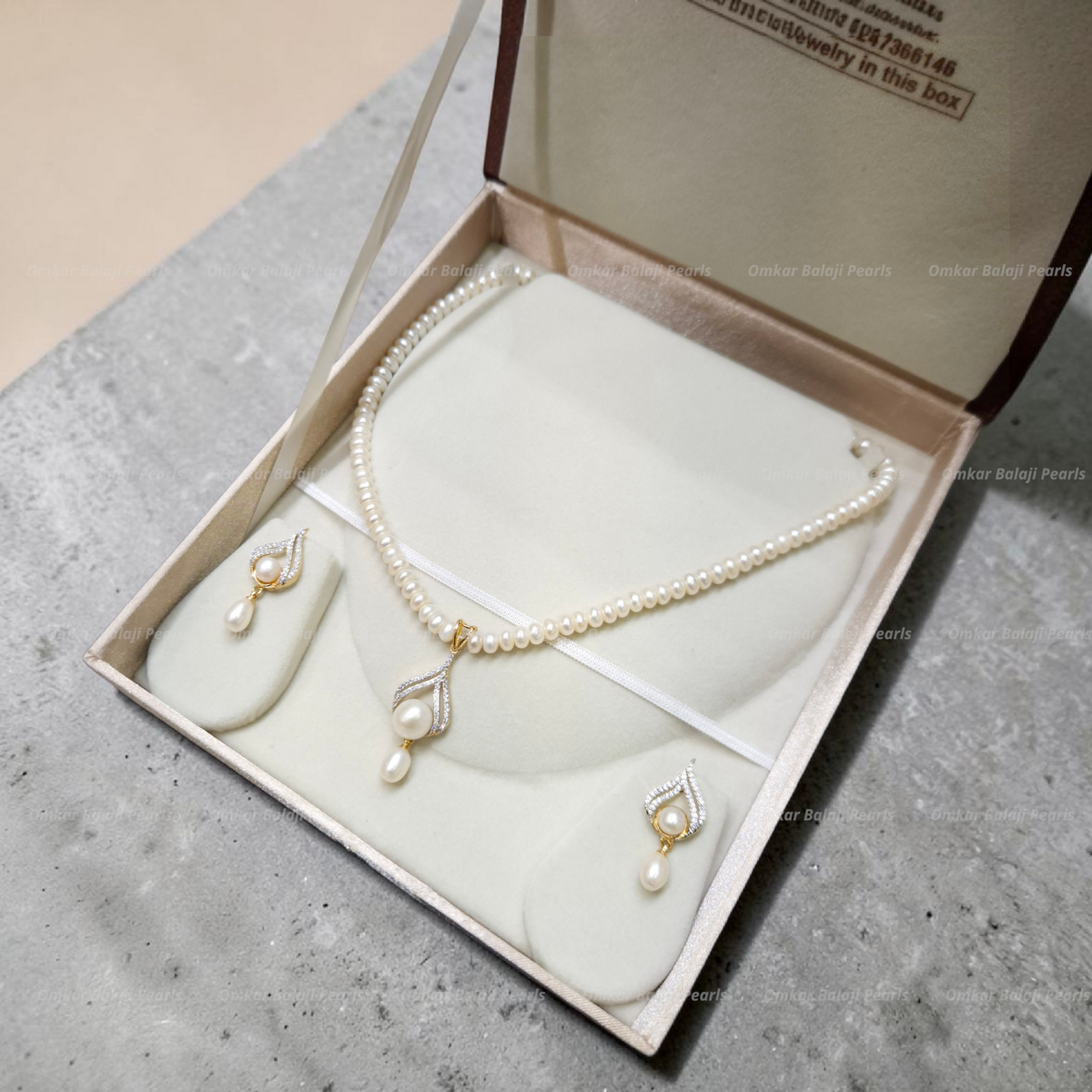 Diamond Style Pearl Set 💎