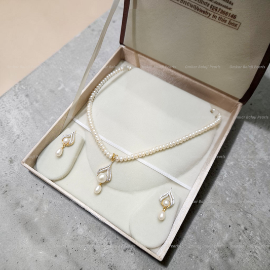 Diamond Style Pearl Set 💎